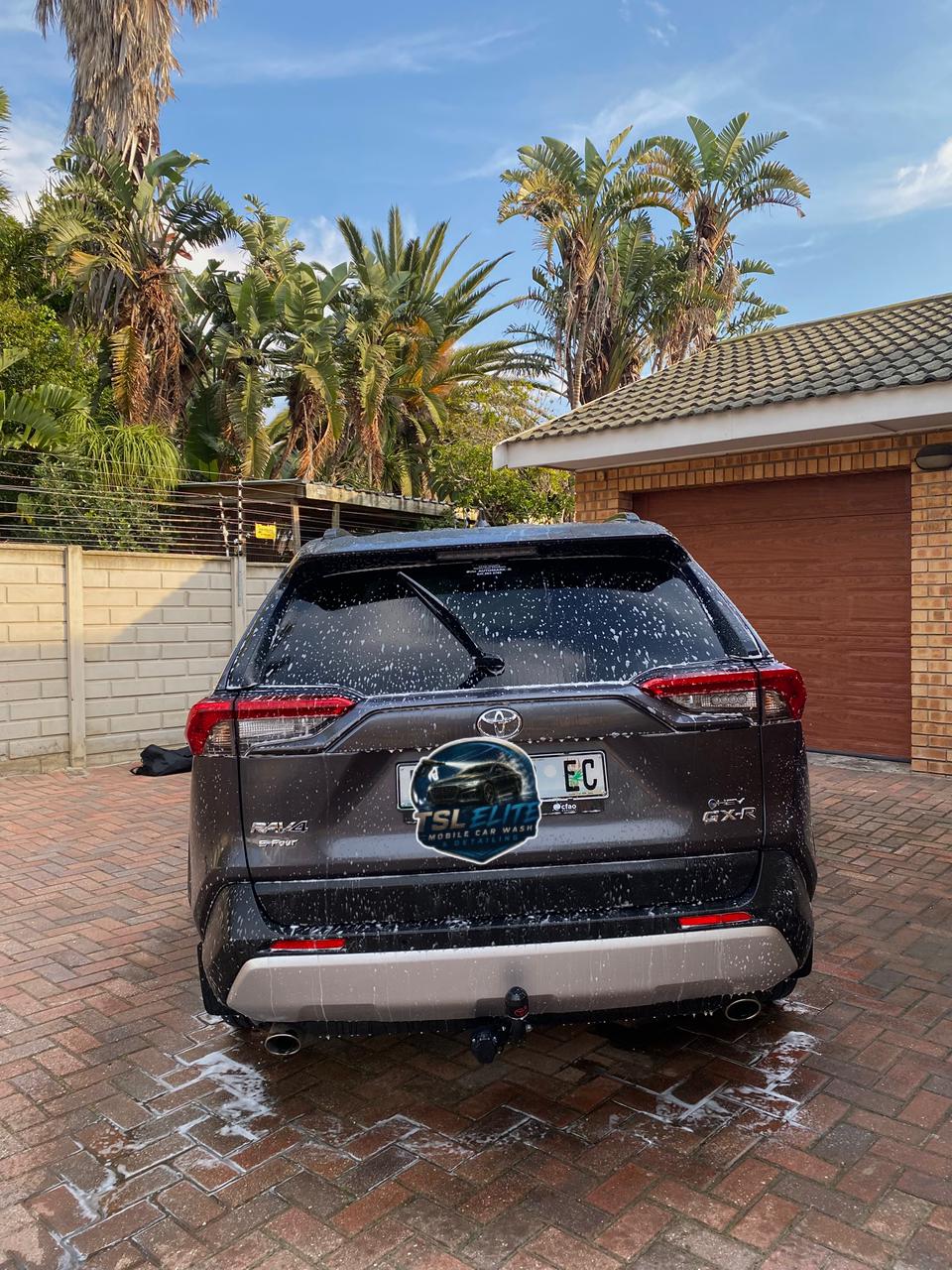 Toyota RAV4 — Snow Foam Soak